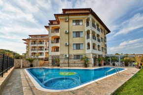 Отель Toma's Residence- All Inclusive  Tsarevo